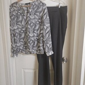 Ann Taylor Black Straight Leg Women's Pants
